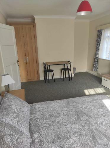 Hostal Double Room Sandbanks, Poole, Dorset, Free Parking
