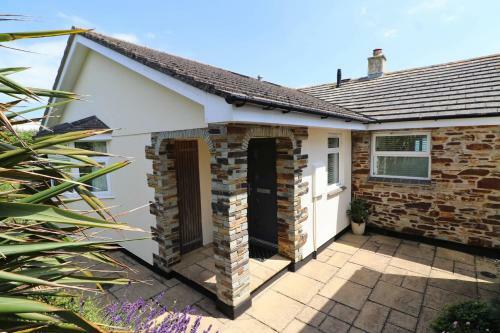Holiday Home With Estuary Views, Parking & Balcony