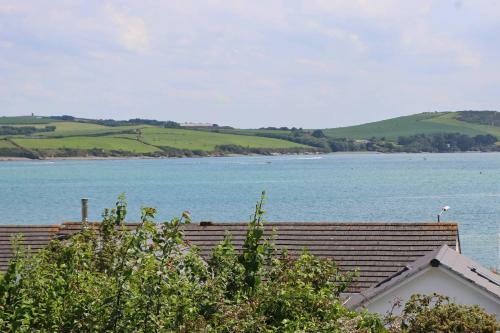 Holiday Home With Estuary Views, Parking & Balcony