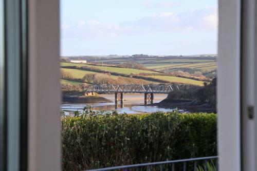 Holiday Home With Estuary Views, Parking & Balcony