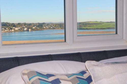 Townhouse, Close To Harbour With Sea Views