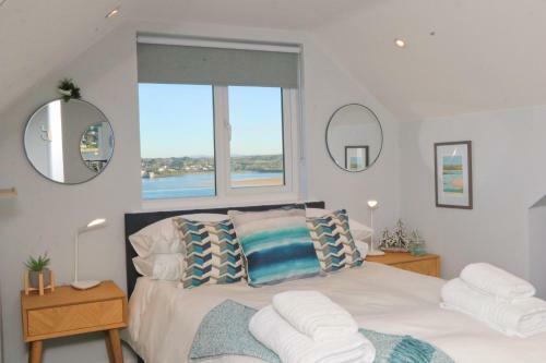 Townhouse, Close To Harbour With Sea Views