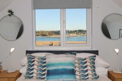 Townhouse, Close To Harbour With Sea Views