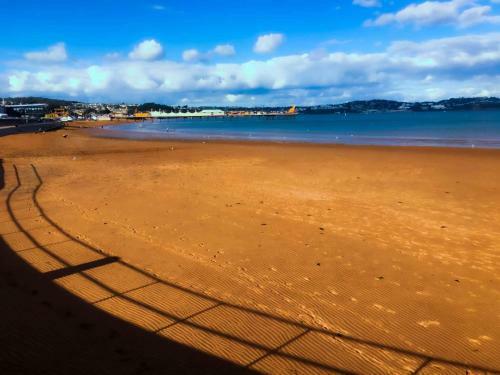 Apartment 4 - Large Studio - Sea Front Location - Rear Views-free Parking