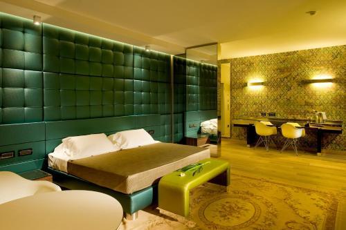 Viola Mhotel