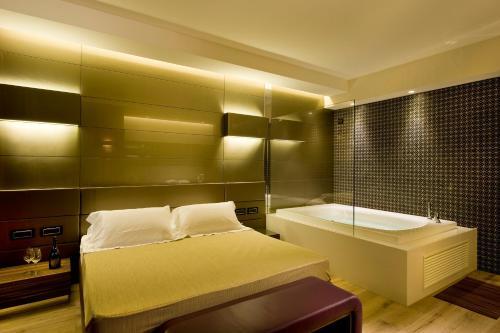 Viola Mhotel