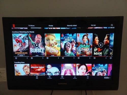 Apartamento Explore The World At The Ceo Studio Penang - Netflix