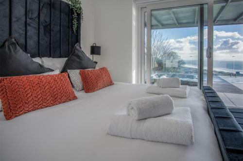 Sunrise - 5 Bedroom Luxurious Holiday Home - Pendine