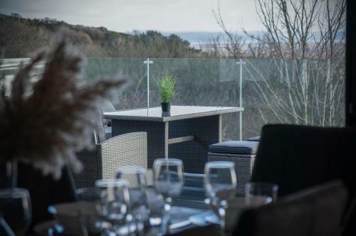 Sunrise - 5 Bedroom Luxurious Holiday Home - Pendine