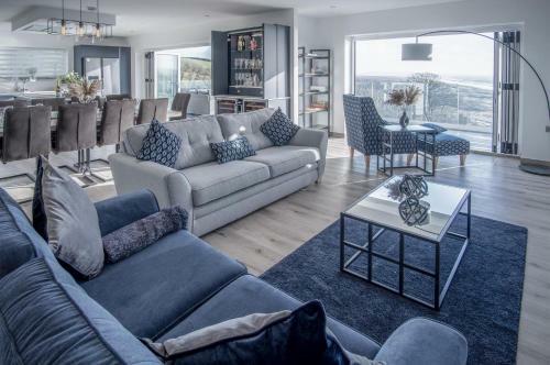Sunrise - 5 Bedroom Luxurious Holiday Home - Pendine