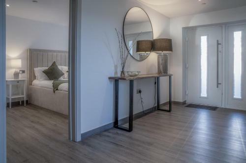 Sunrise - 5 Bedroom Luxurious Holiday Home - Pendine