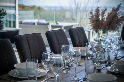 Sunrise - 5 Bedroom Luxurious Holiday Home - Pendine