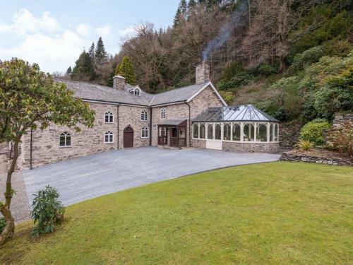 Llechweddygarth Hall