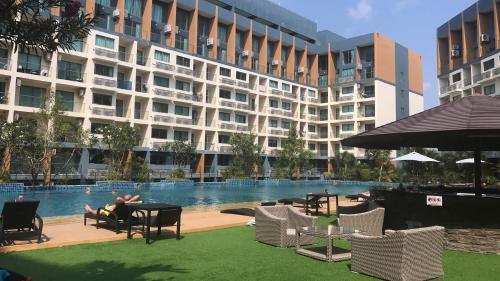 Apartamento Latina Beach Resort Jomtien 2