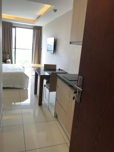 Apartamento Latina Beach Resort Jomtien 2