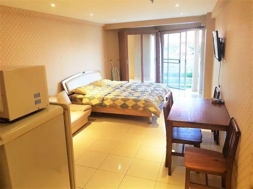 Jomtien Beach Condo - Floor 4 Studio Close To The Beach