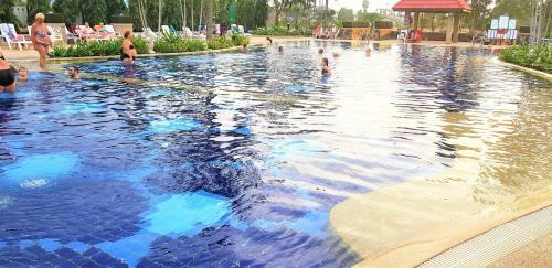 Jomtien Beach Condo - Floor 4 Studio Close To The Beach