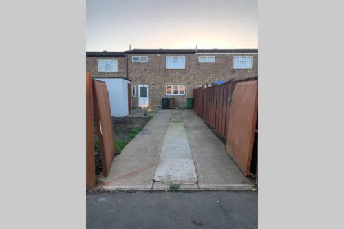 3 Bedroom House ' Perfect For Professional Stays'