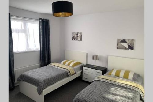 3 Bedroom House ' Perfect For Professional Stays'