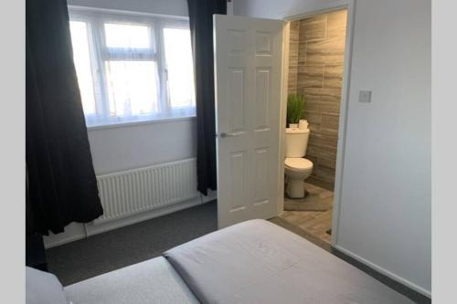 3 Bedroom House ' Perfect For Professional Stays'
