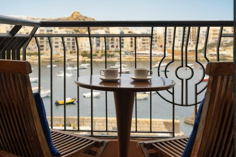 Calypso Hotel