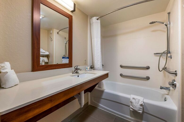 Hotel Comfort Inn & Suites Sanford