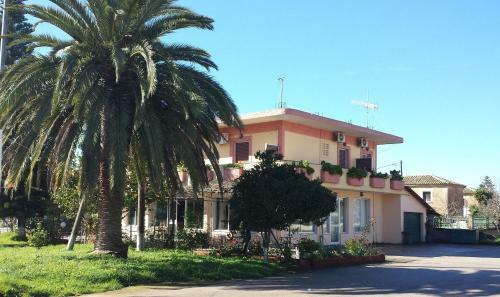 Hostal Intos Apartments