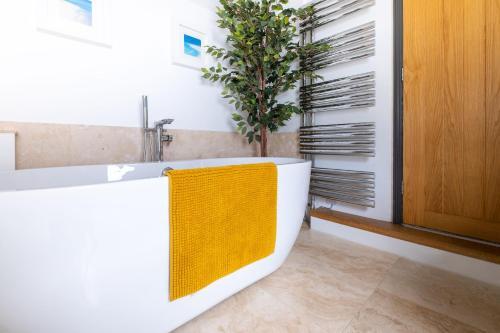 Central Penzance, Modern Stylish Home,nr Seafront.