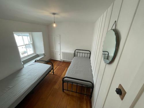 Newly Finished Period Cottage In Central Location