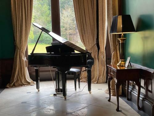 Duncraig Castle Bed And Breakfast