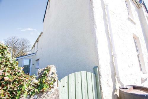 Berry Hall Cottage - 2 Bedroom Cottage - Port Eynon