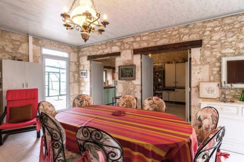 Hostal Chambres D'h�tes Saint Roch