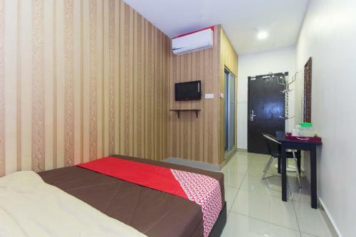 Oyo 439 Night Queen Hotel