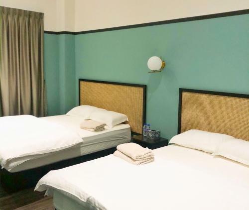 Hostal J Residence