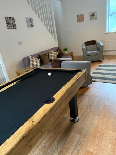 Miners Cottage Wales Sleep 8 Log Burner Pool Table