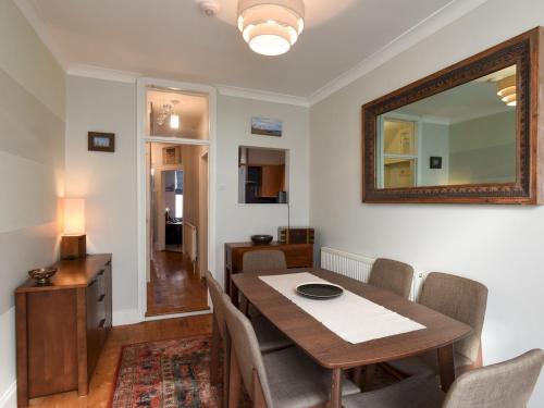Pass The Keys Modern 2 Bed In Southsea Sleeps 4