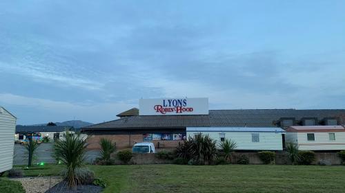 Cozy Private Static Caravan At Llyons Robin Hood - Silver Birch Way 11