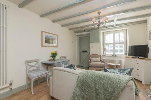 Hideaway Cottage - Central Richmond