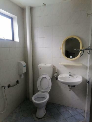 Oyo 90392 Pulai City Hotel