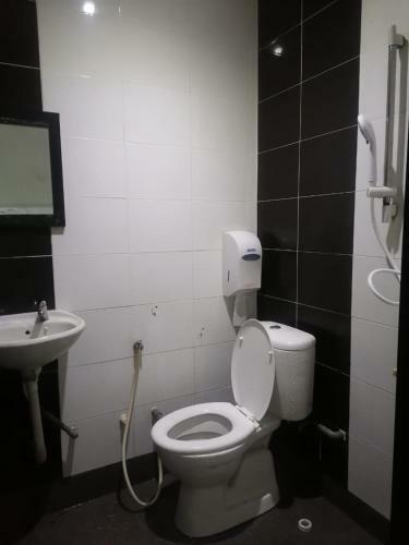 Oyo 90392 Pulai City Hotel