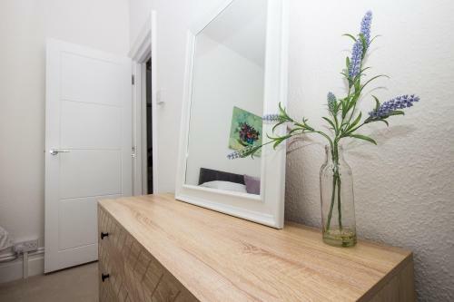 52 Madeira Park Flat 6