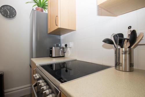 52 Madeira Park Flat 6