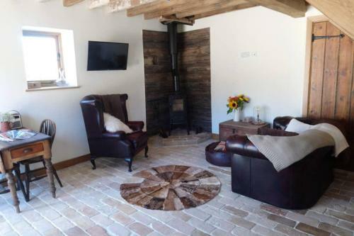 The Dovecote - Unique Self-contained 1bed Renovated Barn