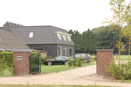 Bed & Breakfast Recreatieboerderij 't Schutje