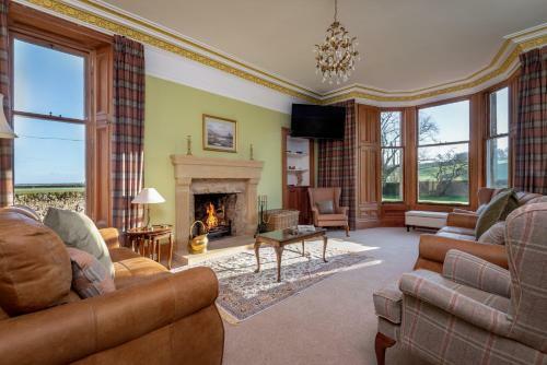 Easter Kincaple Farmhouse, Sleeps 16, St Andrews