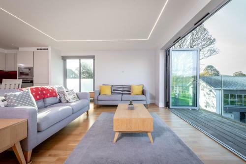 Luxury Balcony Apartment In St Andrews - Parking