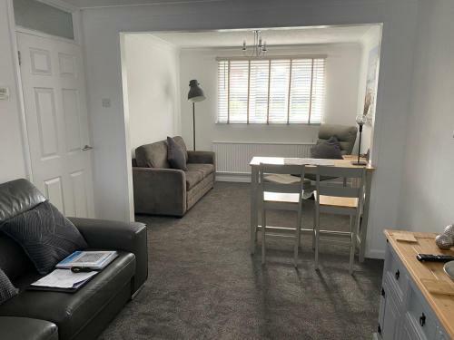 Riverside Park Ground Floor Apartment - St Neots