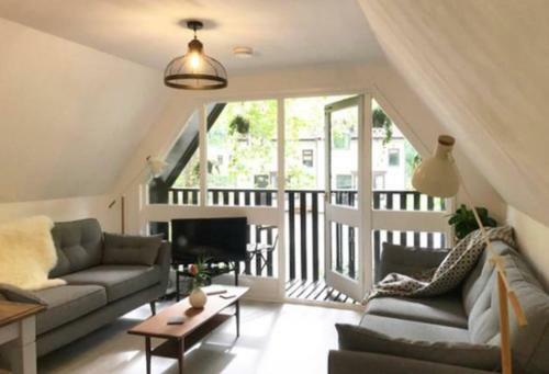 Lowena Lodge