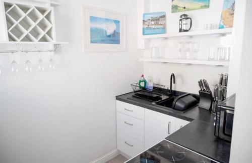 Sunnyside - Back Road East St Ives - Sleeps 4