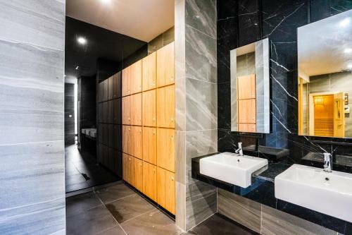 Apartamento Imperio Residence With Private Bathtub By Lets Stay